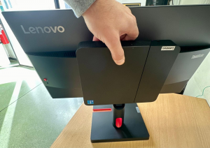 PRODOTTO REFURBISHEKIT LENOVO THINKSMART DESKTOP I5-1145G DDR4 8GB SSD256GB NVME  PCIE WIFI  KIT VESA MONITOR S24i  23.8